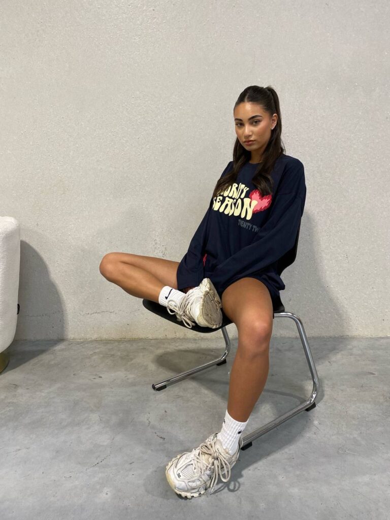 CAN’T FIND ME IN CROWDS LONGSLEEVE – NAVY