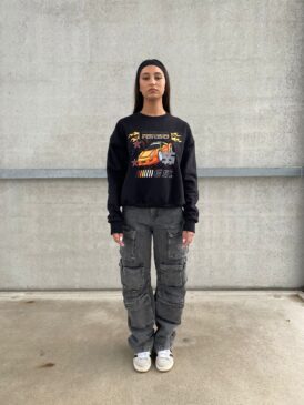 PRIORITY TURBO MOTORS SWEATER &#8211; ZWART MET ORANJE OPDRUK &#8211; 420 GRAMS &#8211; MOTORSPORT AW23