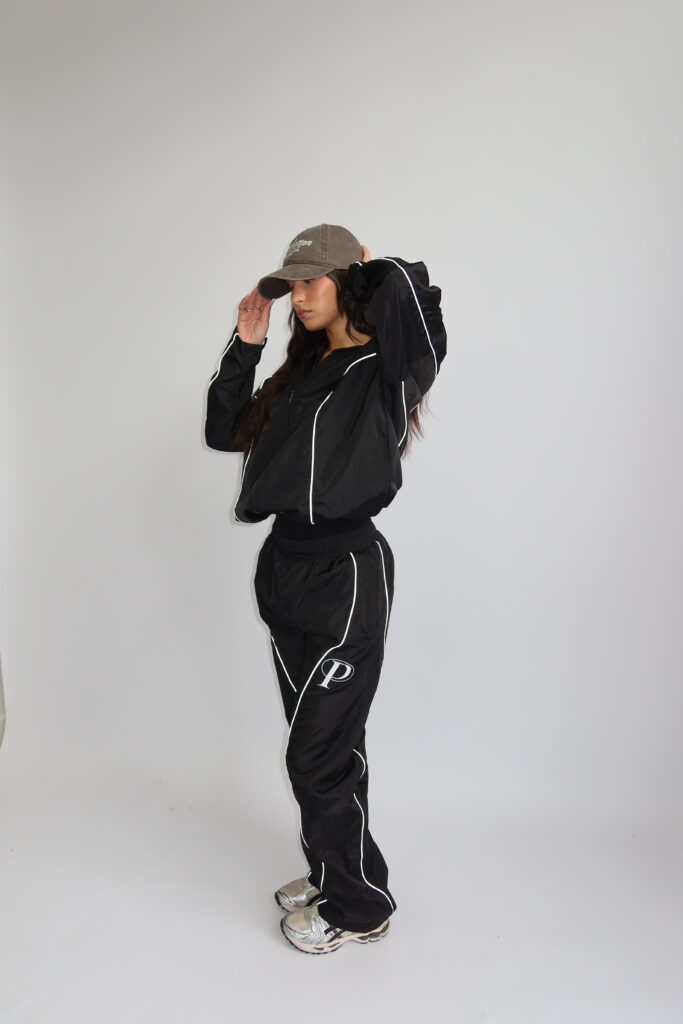 WIND TRACKSUIT SHINE – BLACK