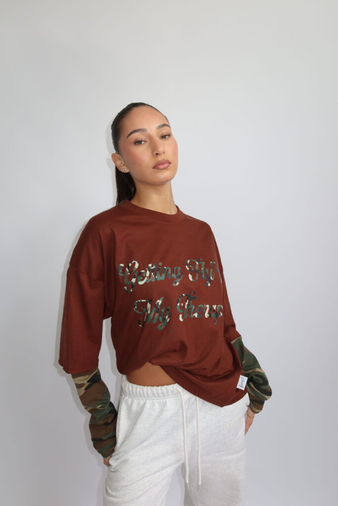 AW25 – GETTING FLY IS MY THERAPY CAMO LONGSLEEVE – BROWN