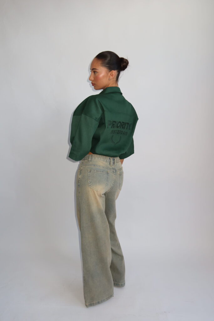 AW25 – AMSTERDAM BOYFRIEND BLOUSE – GREEN